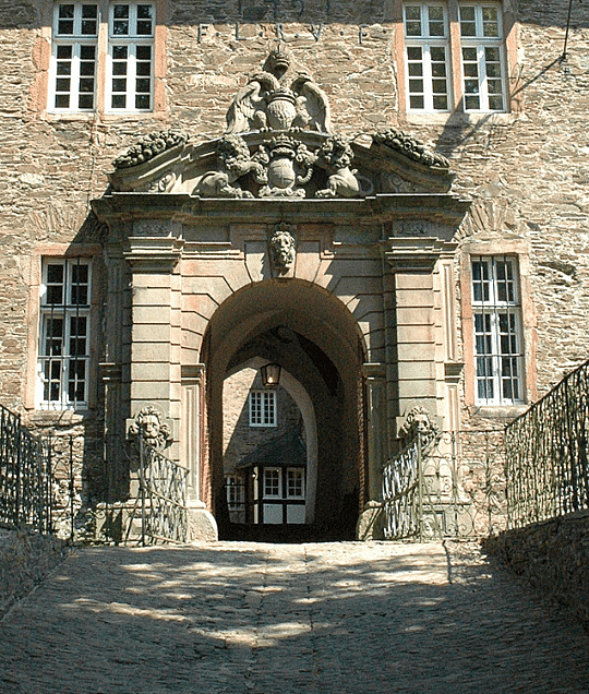 Burghotel Schnellenberg buiten .png