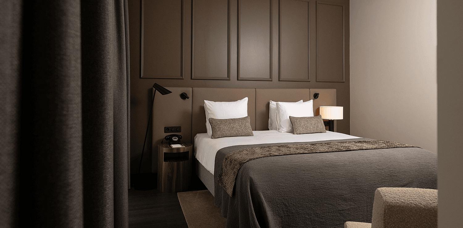 2 Hotel Beaumont Crops Header Website.png