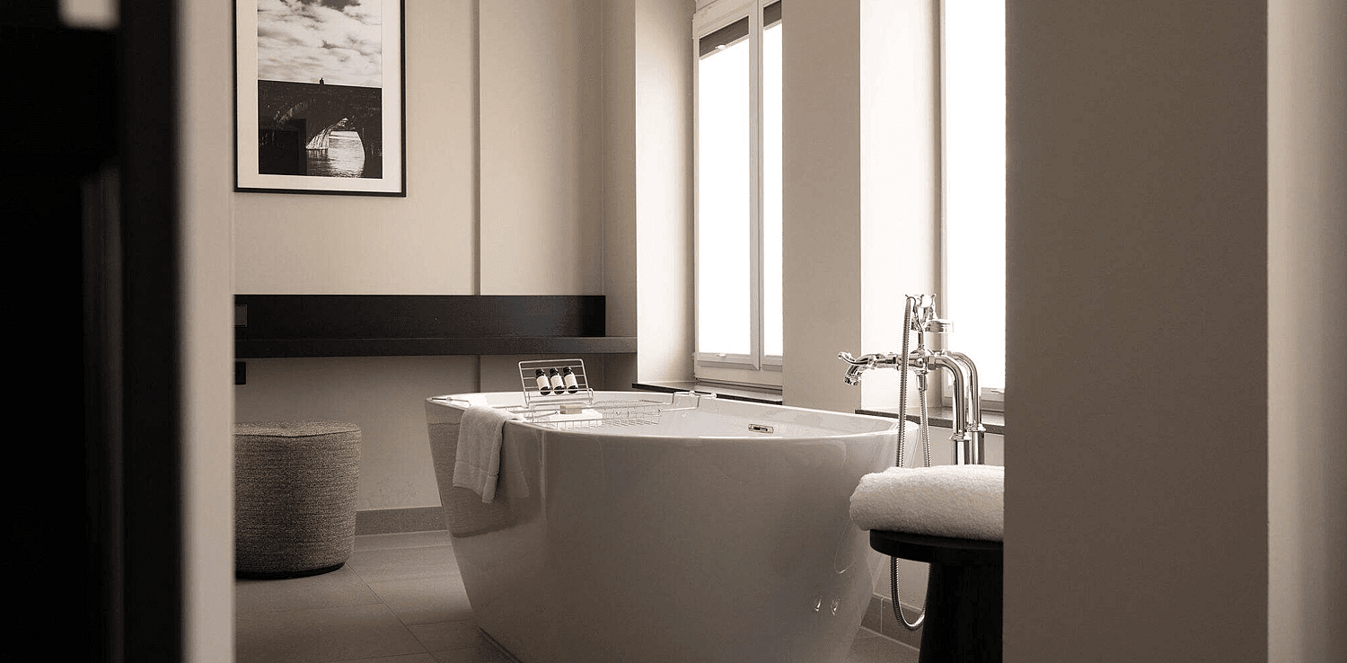 3 Hotel Beaumont Crops Header Website.png