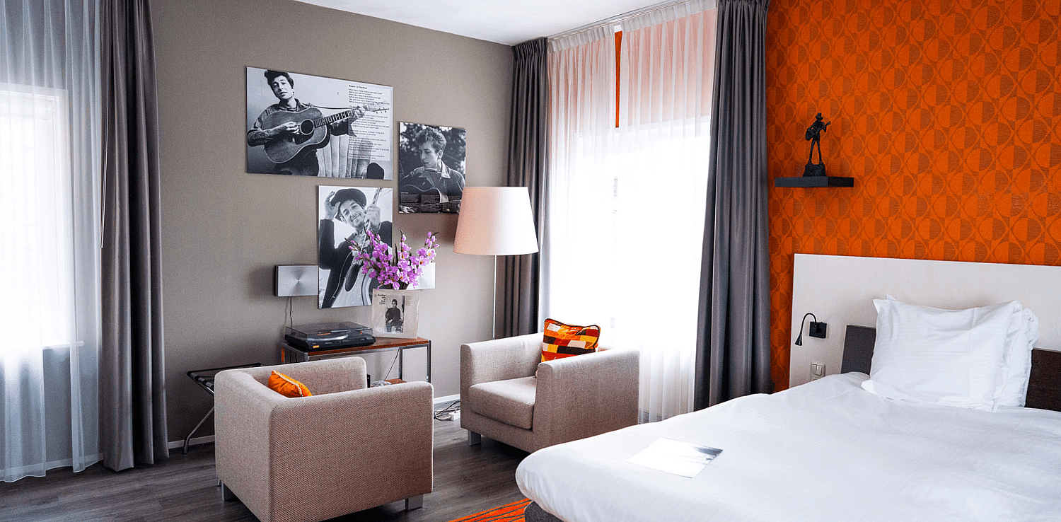 3 Hotel de Wereld _ Crops Header Website.png