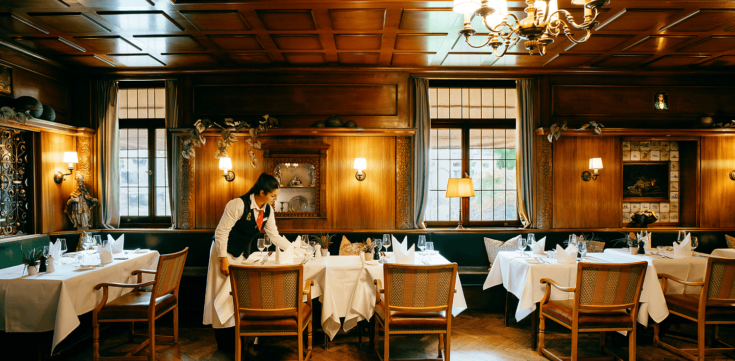 4 Hotel Restaurant Erbprinz _ Crops Header Website.png