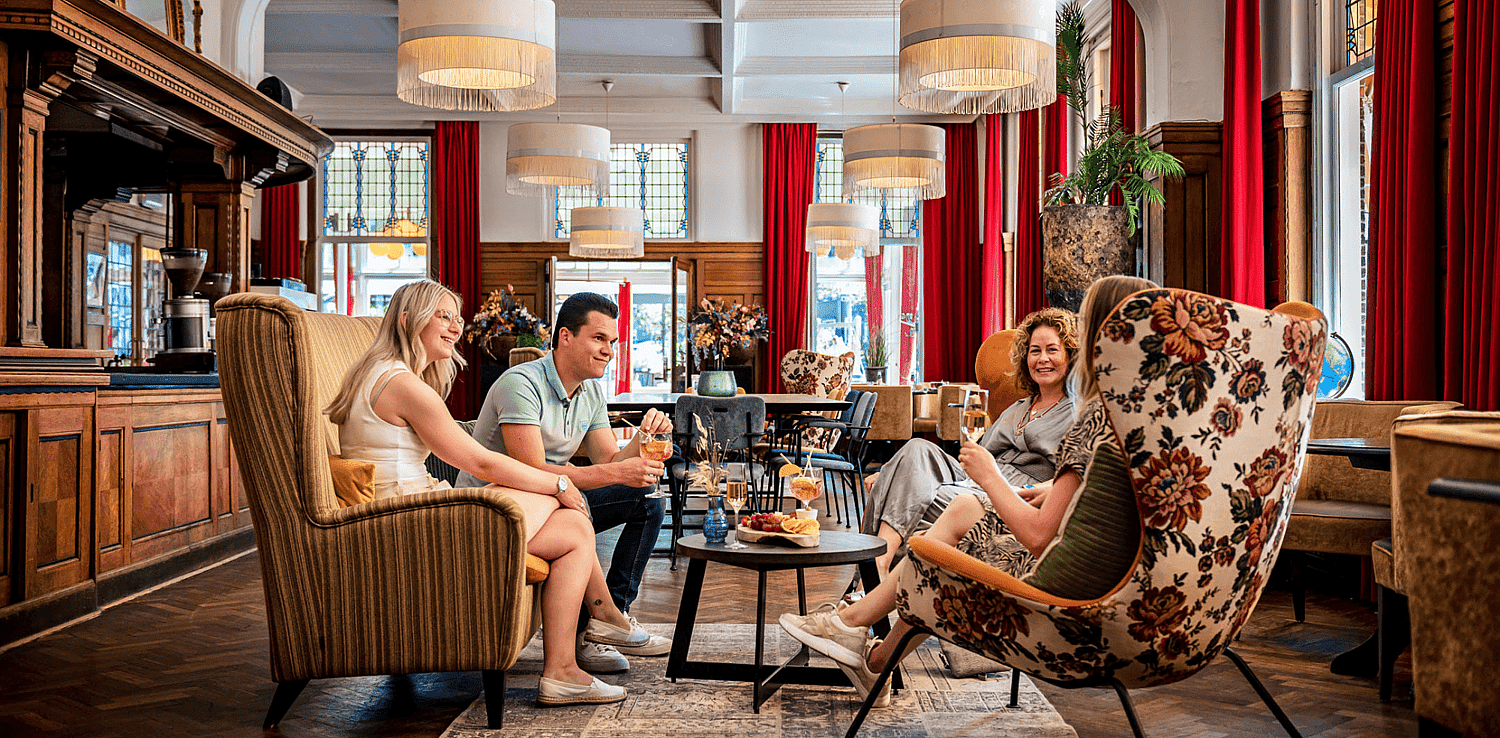 4 Hotel de Wereld _ Crops Header Website.png