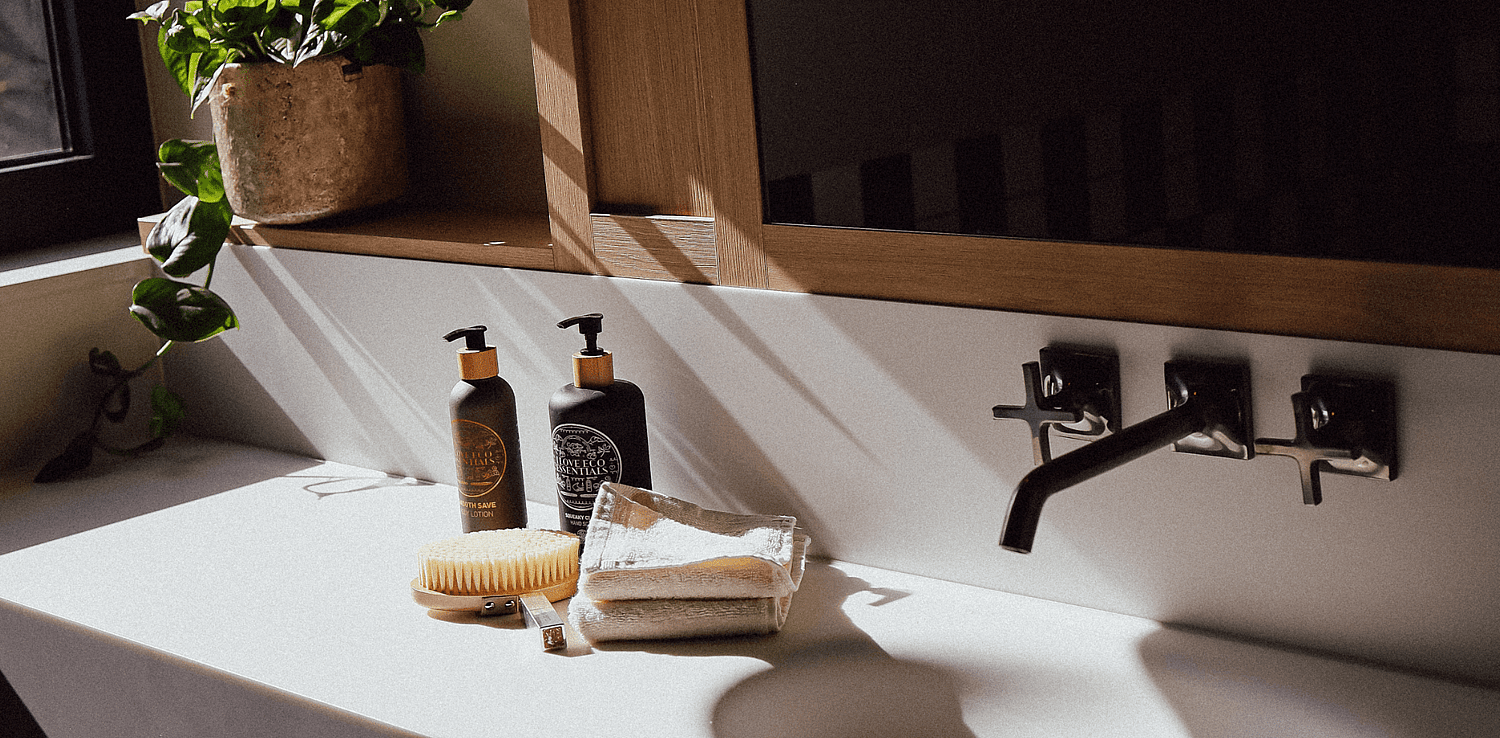 6 Hotel Ryder Crops Header Website.png