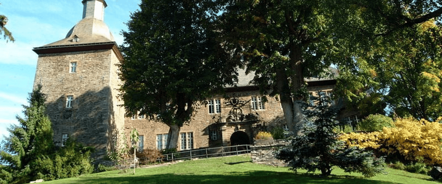Burghotel Schnellenberg buiten 1 copy.png