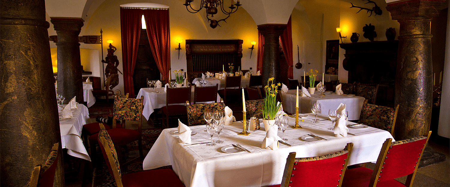 Burghotel Schnellenberg restaurant.png