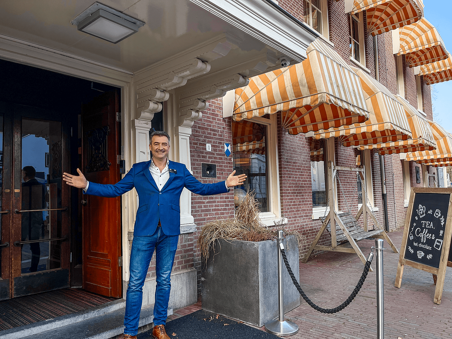 Hans Hooft Hotel de Wereld.png