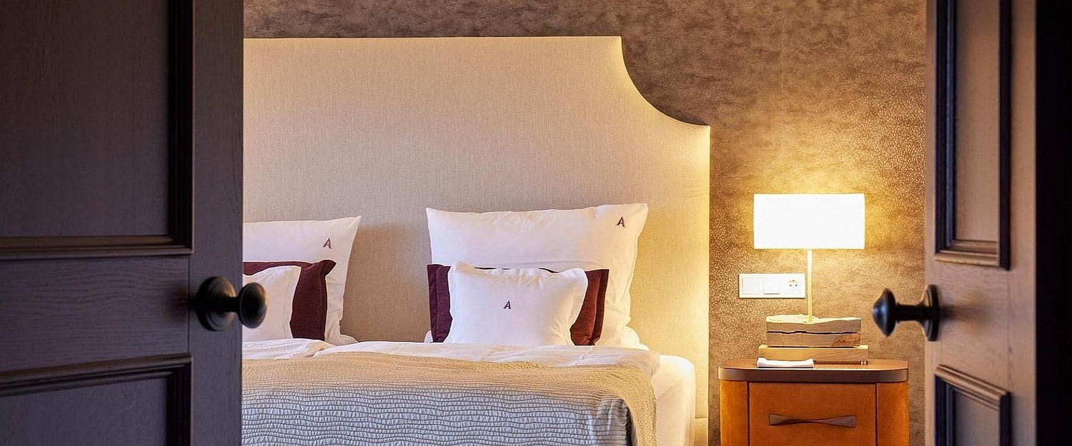 Hotel Ohlenbach kamer 1920 x 800 pixels (2).jpg