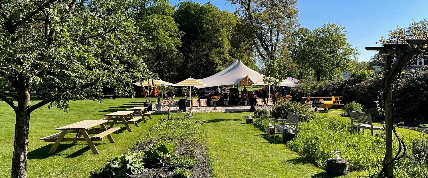 Landgoed Lauswolt terras 1920 x 800 pixels.jpg