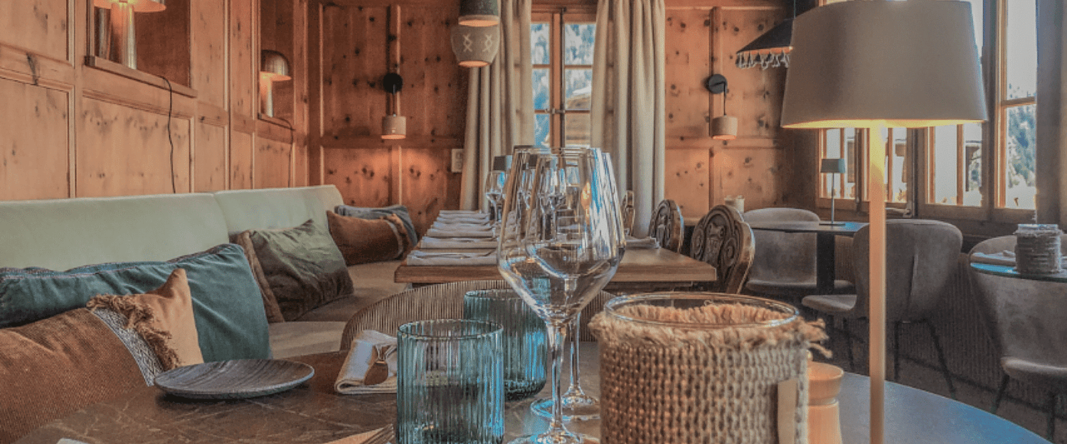 Le Grand Chalet Favre restaurant 1.png
