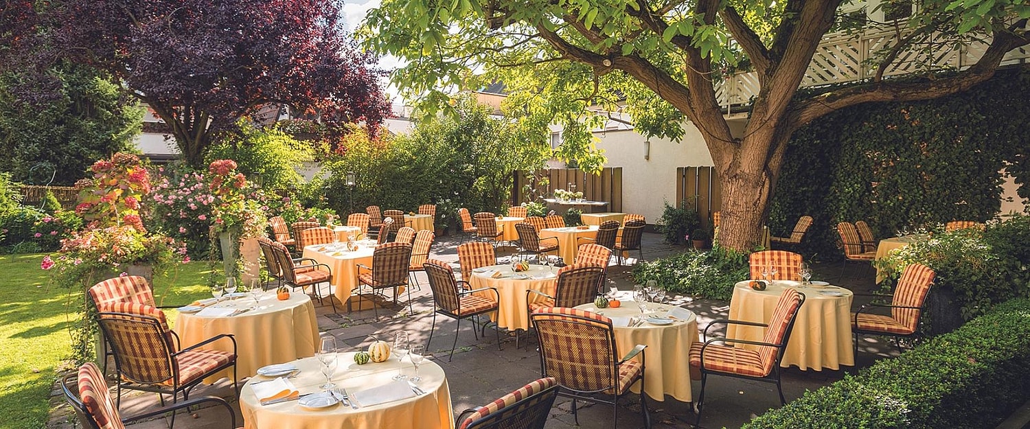 Steinheuers Hotel Restaurant terras - 1920 x 800.jpg