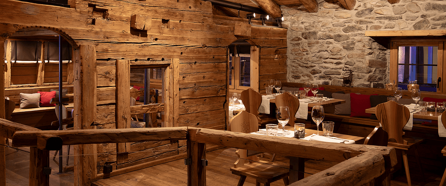 Unique post hotel restaurant 1.png