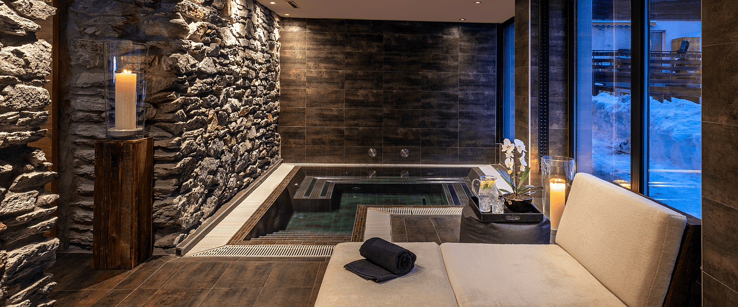 Unique post hotel spa.png