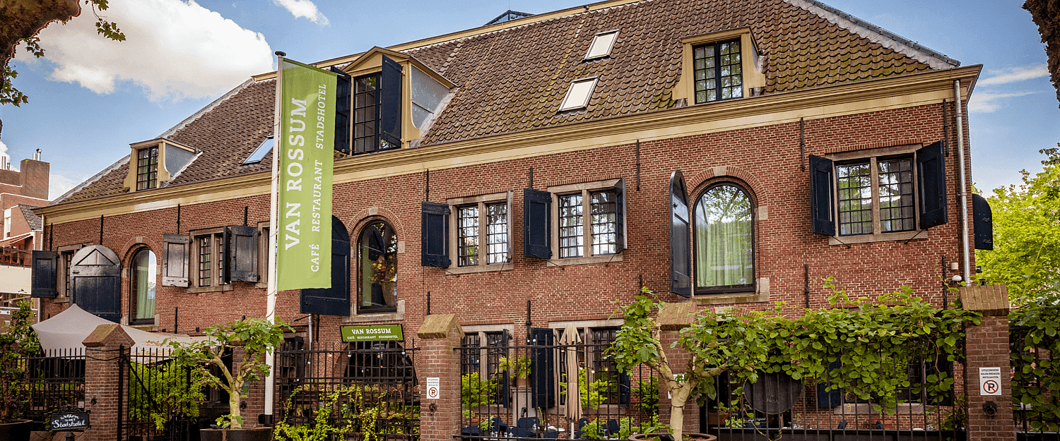 Van Rossum buiten.png