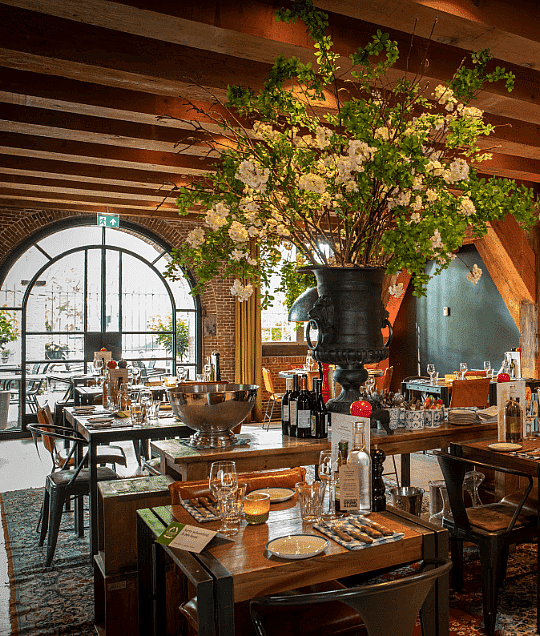Van Rossum restaurant.png