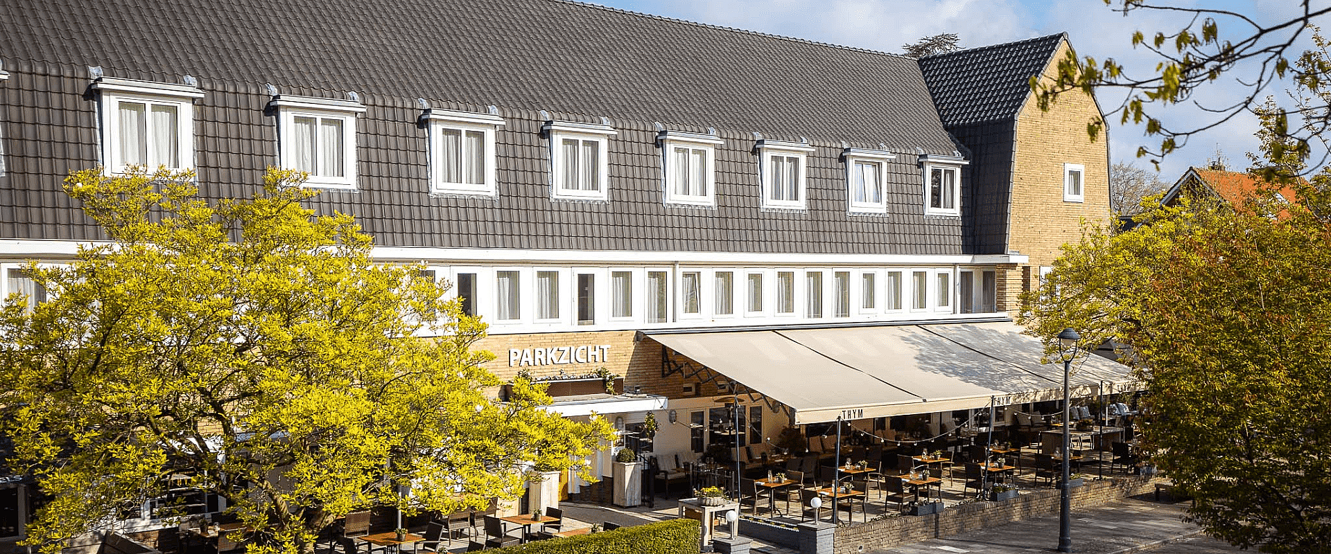 Hotel Parkzicht buiten.png