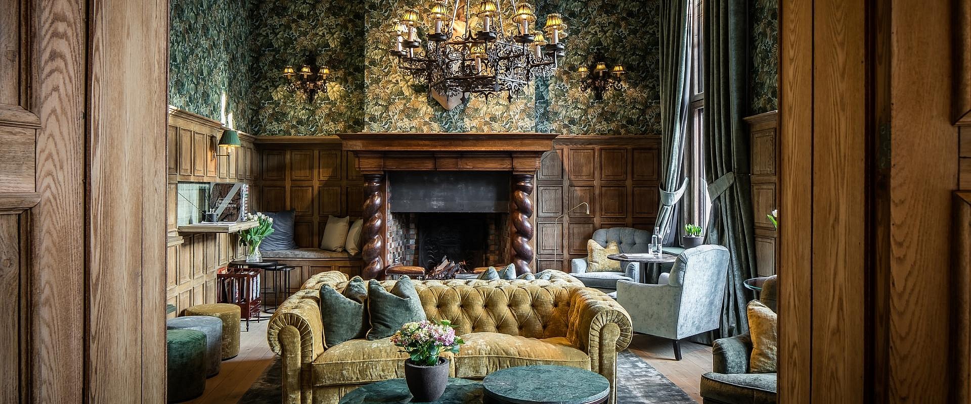 Hotel de Orangerie Lobby 1920 x 800 pixels.jpg
